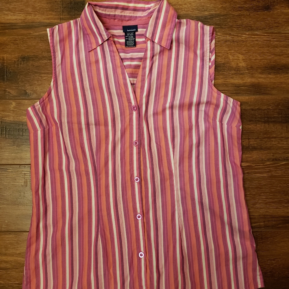 Sleeveless Button-down